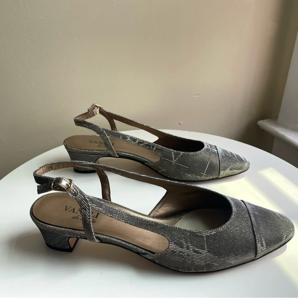Vaneli Aliz Slingback Heels in Platinum Nizza Metallic Size 9